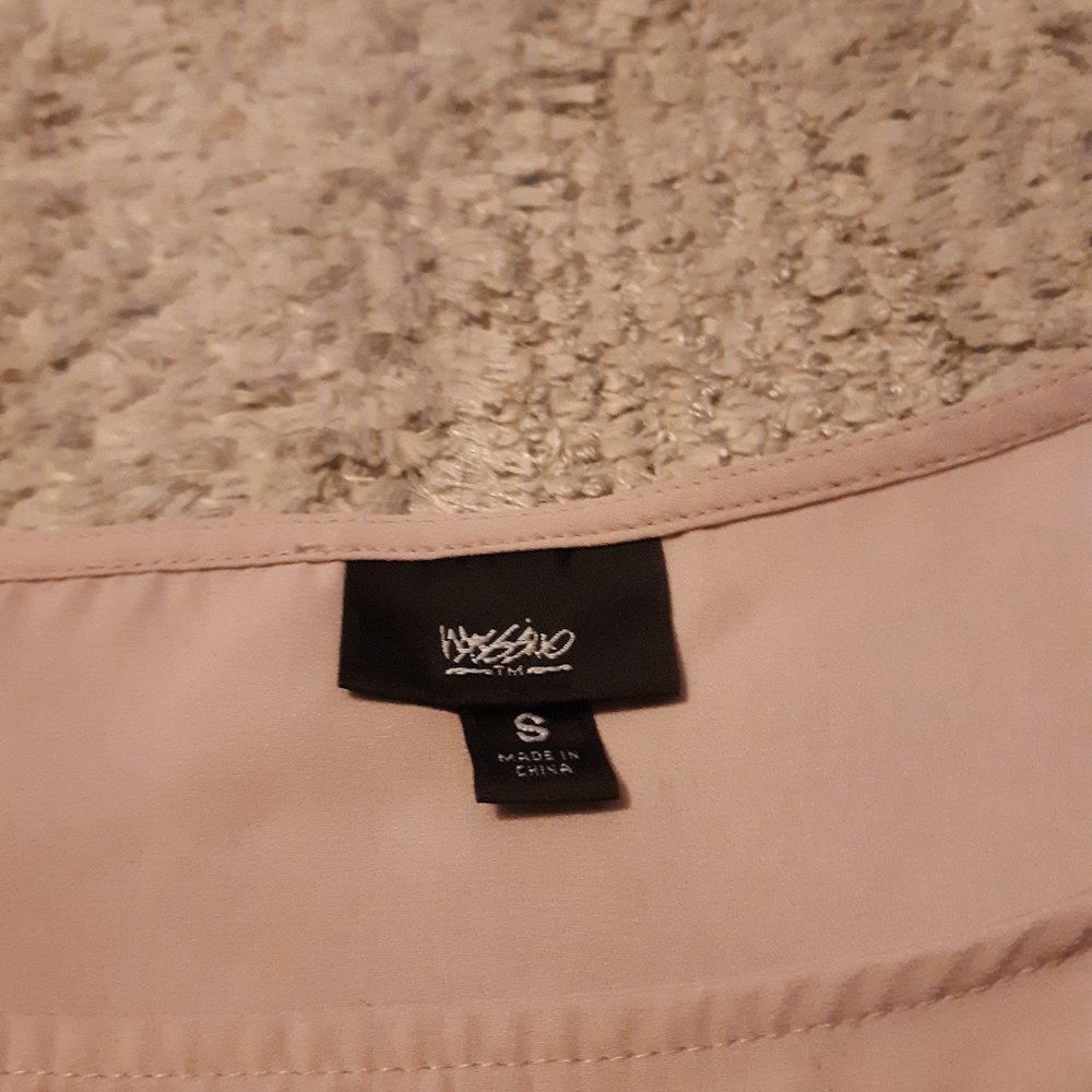 Blouse - Picture 2 of 3